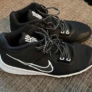 Kyrie Irving basketball shoes